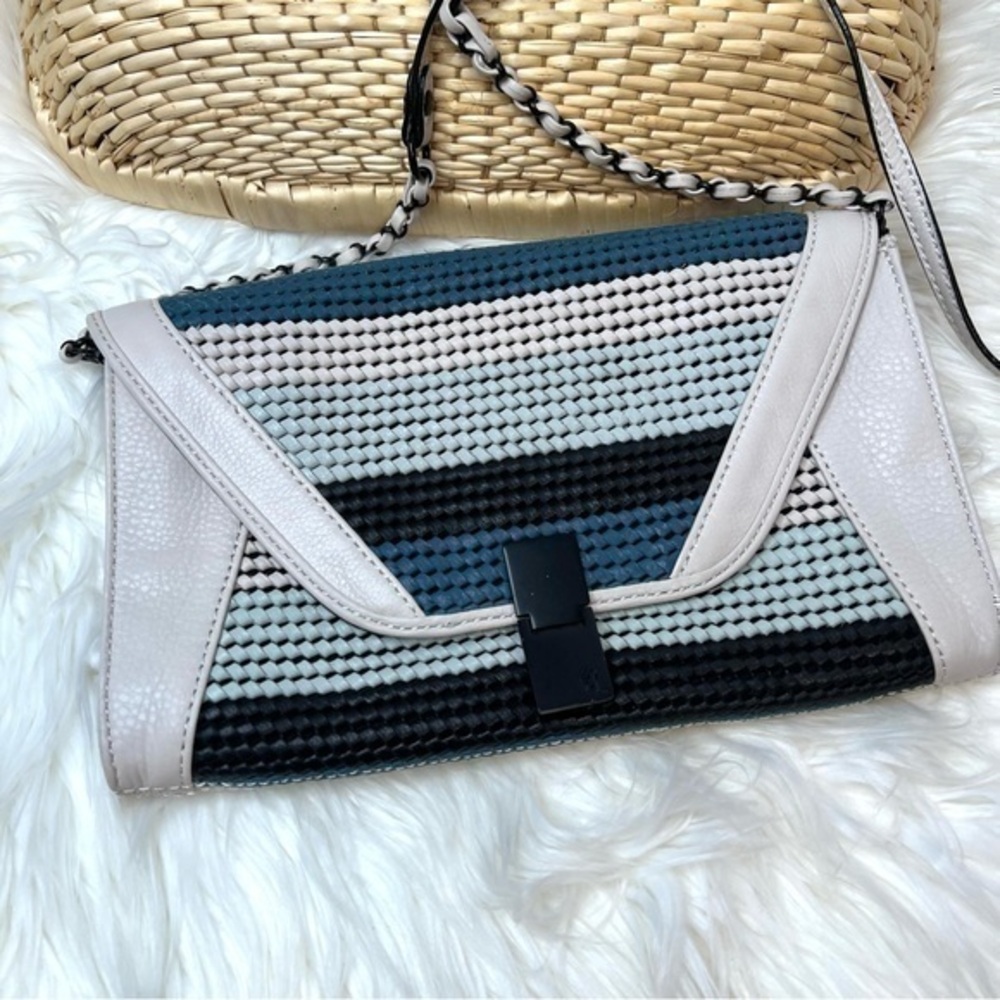 ELLIOTT LUCCA LEATHER FLIP LOCK CONVERTIBLE CROSSBODY CLUTCH